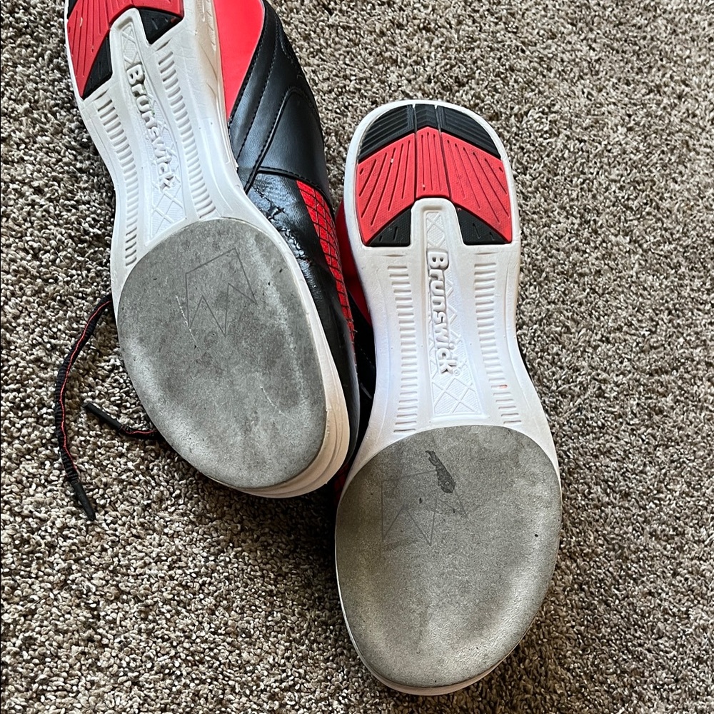 Red and Black Bowling Shoes - Picture 3 of 8